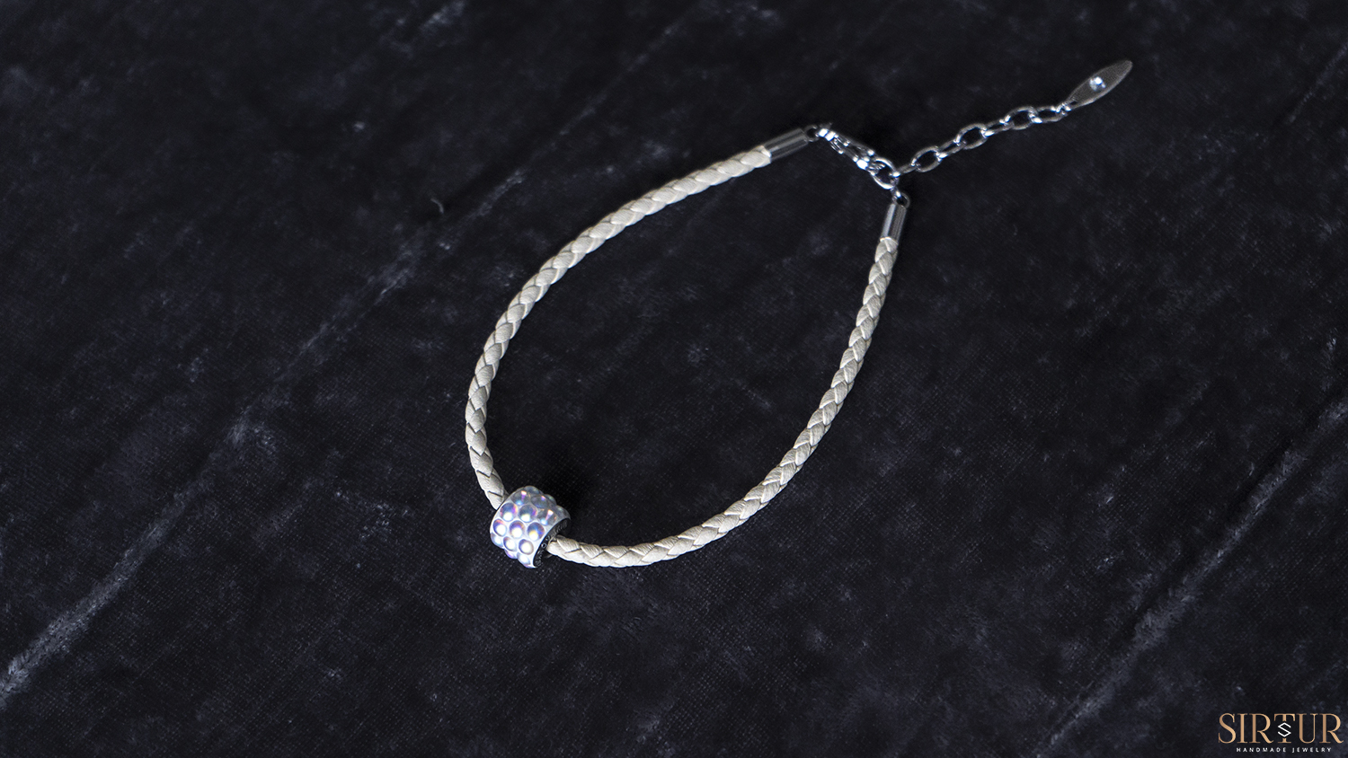 Bratara Bej cu Charm Crystal Satin