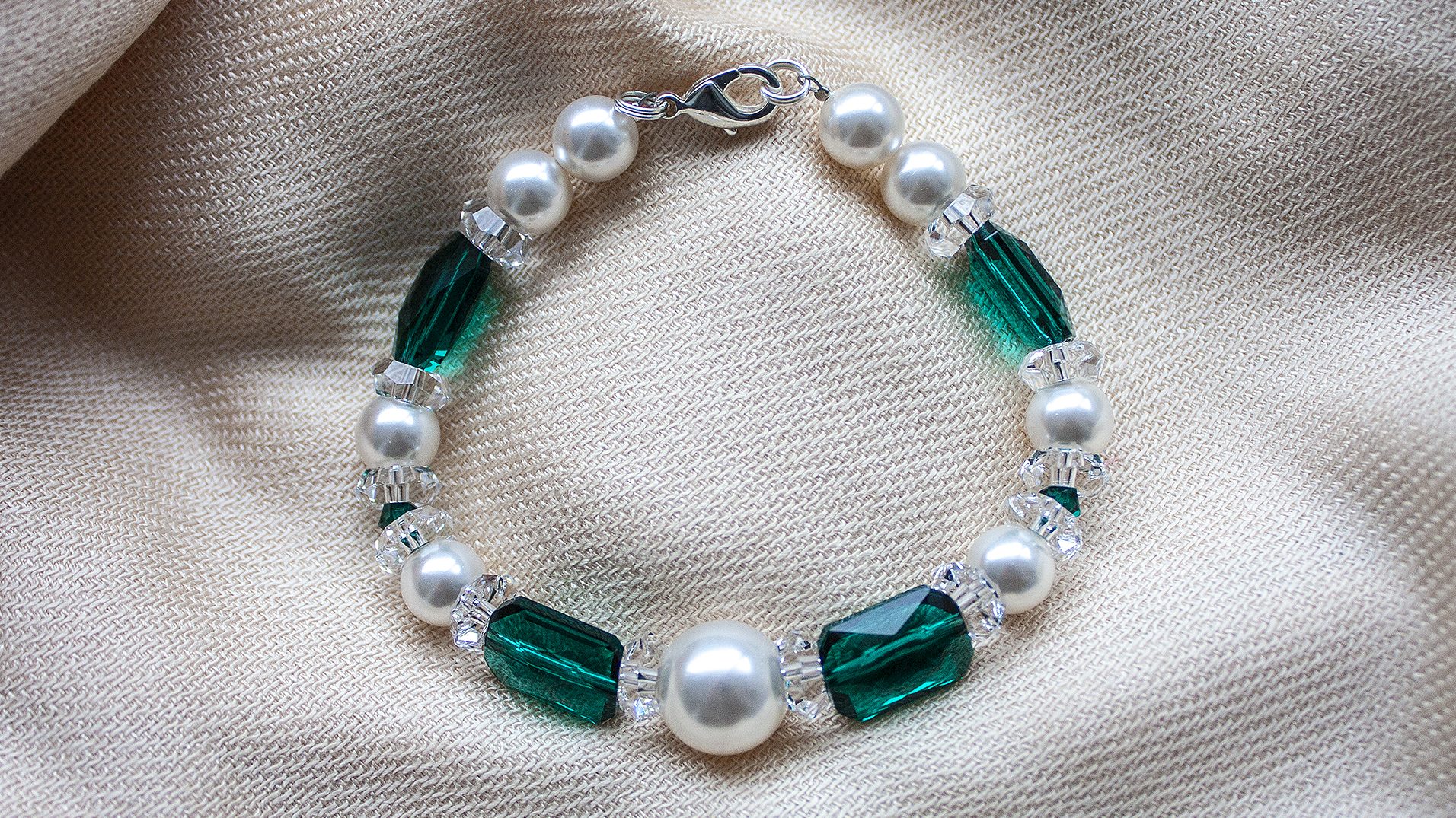 Bratara Swarovski Royal Emerald Cut & White Pearl