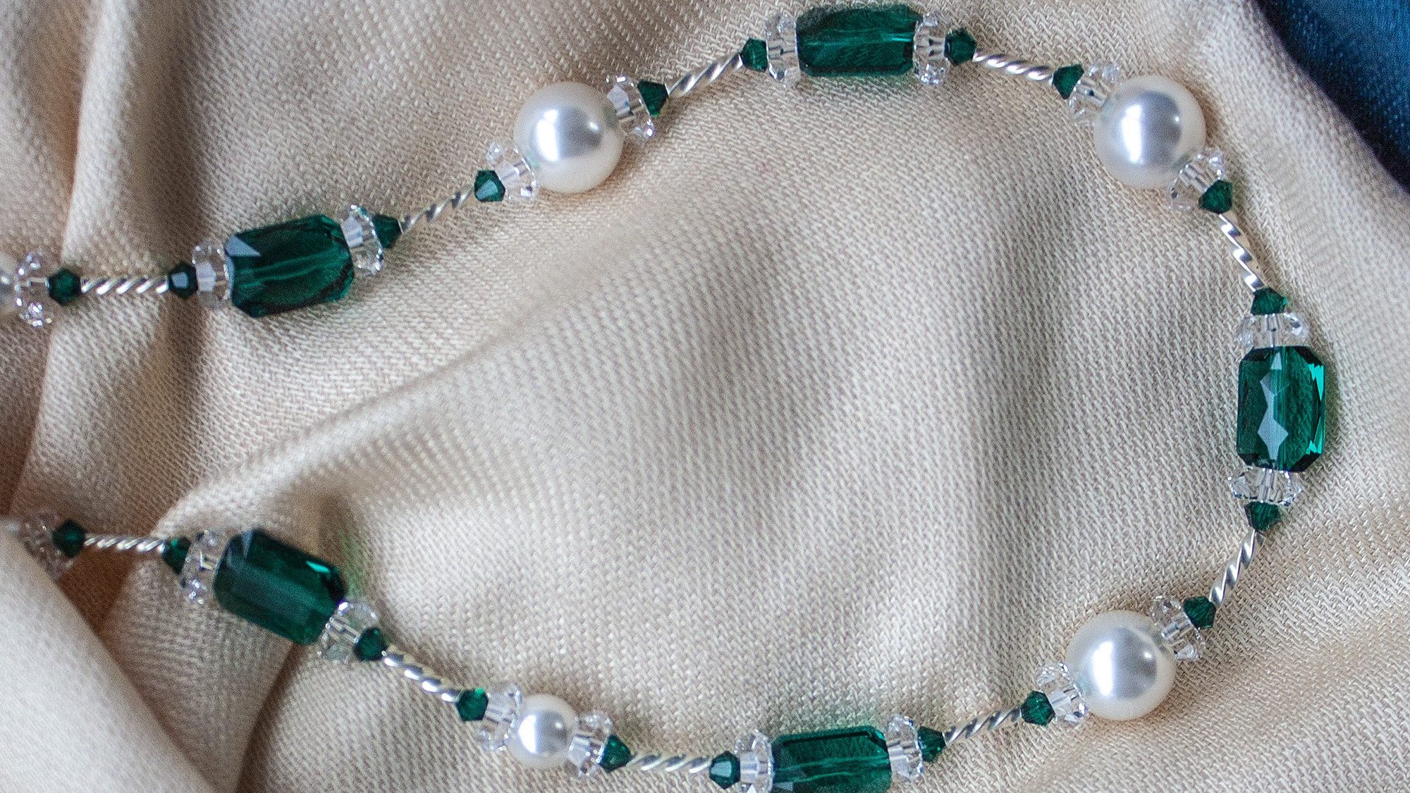 Colier Royal Emerald & Crystal Pearl
