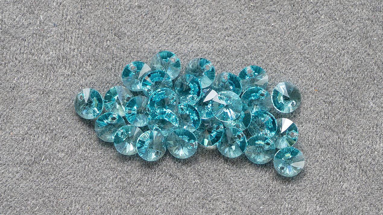 Element-Crystal-Pendant 6428 Xilion Light Turquoise 8mm