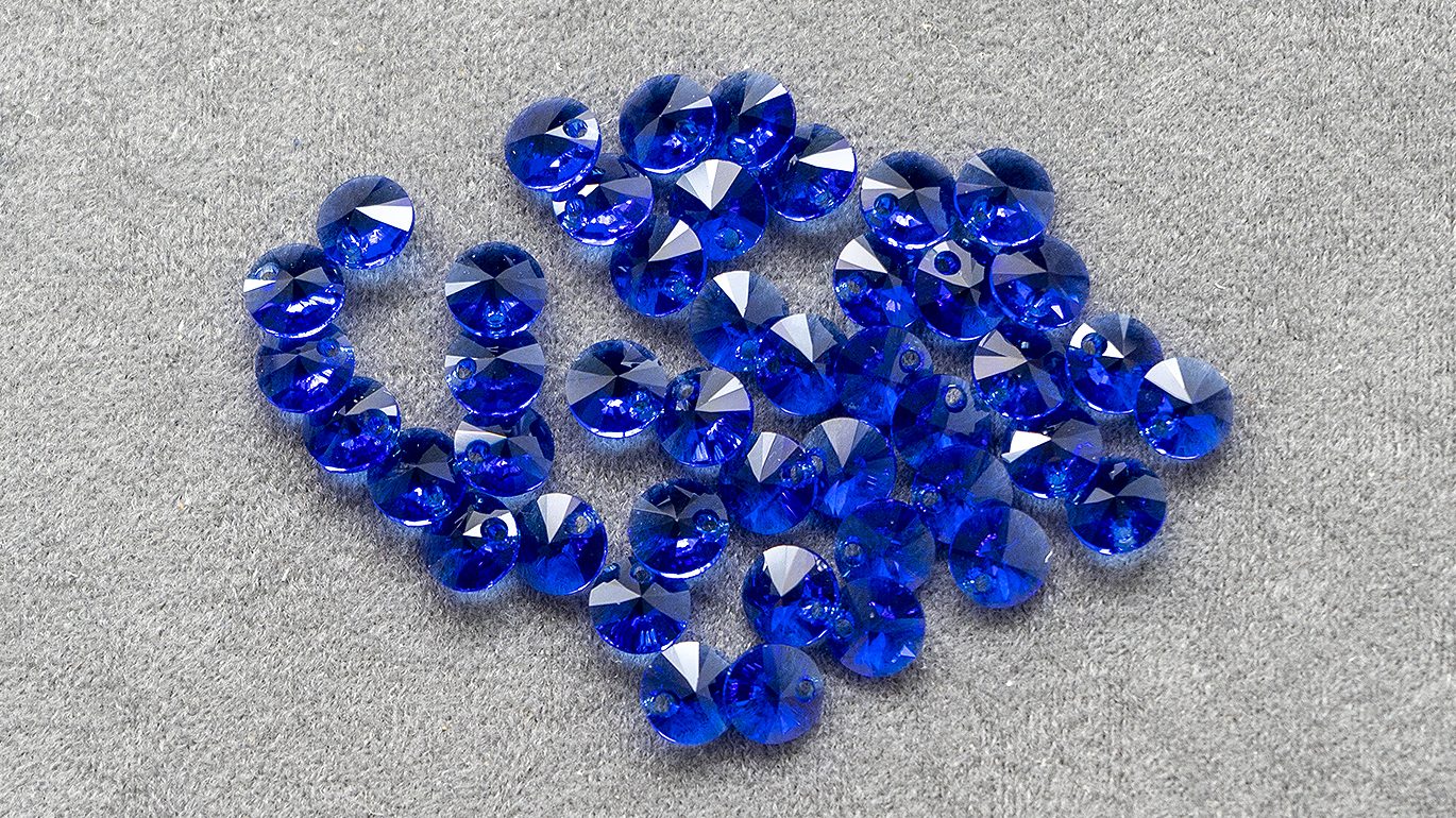 Element Crystal Pendant 6428 Xilion Majestic Blue 8mm