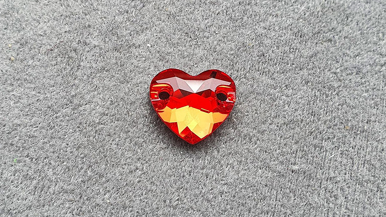Sew-On Stone 3259 Heart Light Siam 12mm